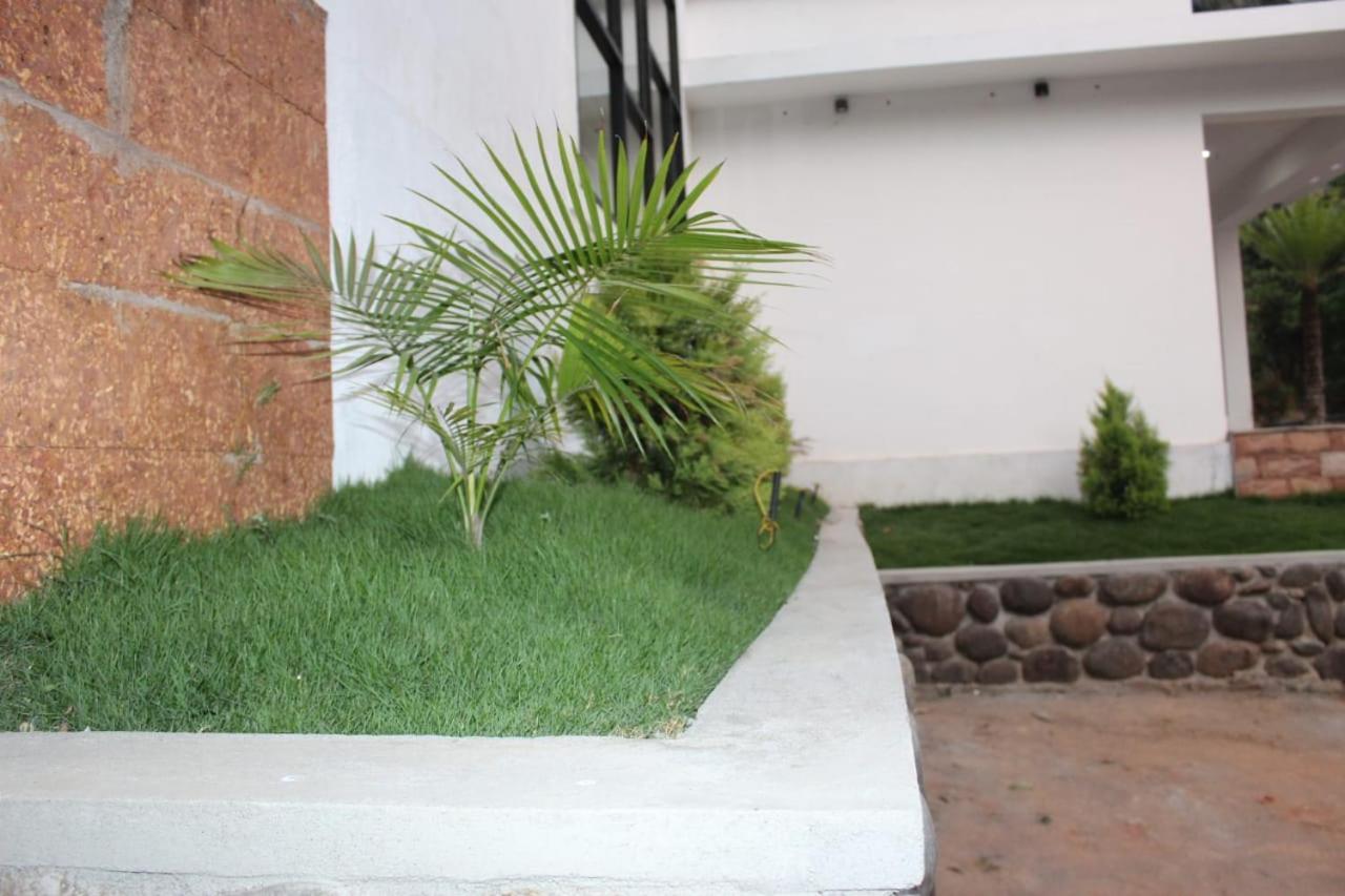 Orchid Villa Pinangode Zewnętrze zdjęcie